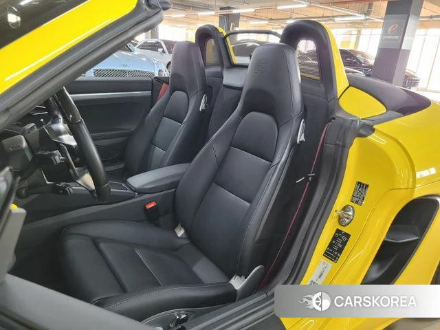 Porsche 718 Boxster 2022 Желтый из Кореи, фото 2