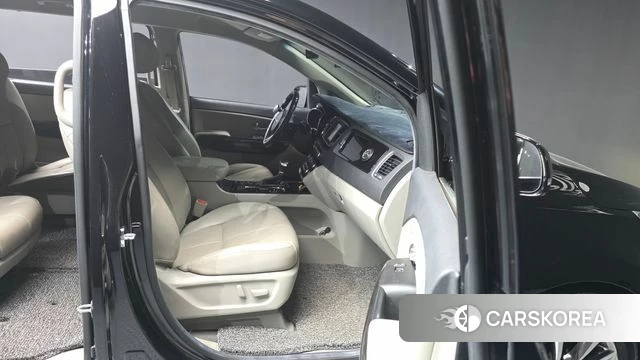 Kia The New Carnival 2018 Черный из Кореи, фото 2