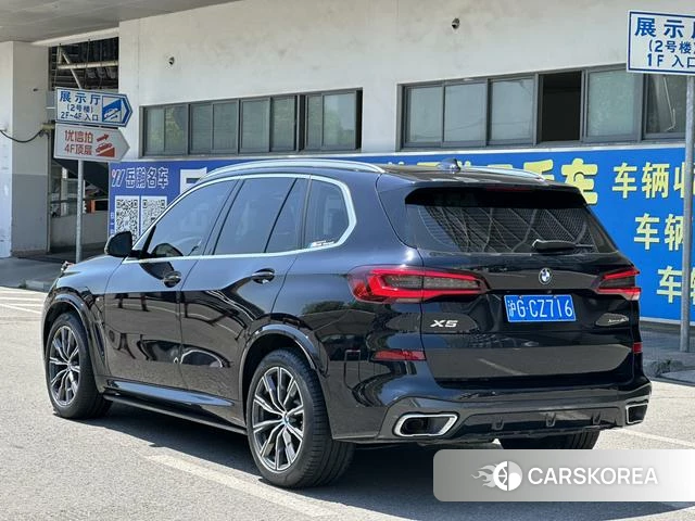 BMW X5 (imported) 2021 Черный из Китая, фото 2