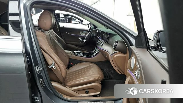 Mercedes-Benz E-Class W213 2020 Серый из Кореи, фото 2