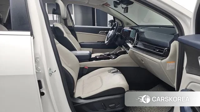Kia Sportage 5th Generation Hybrid 2022 Белый из Кореи, фото 2