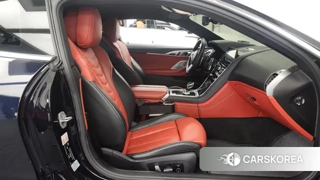 BMW 8 Series (G15) 2021 Черный из Кореи, фото 2