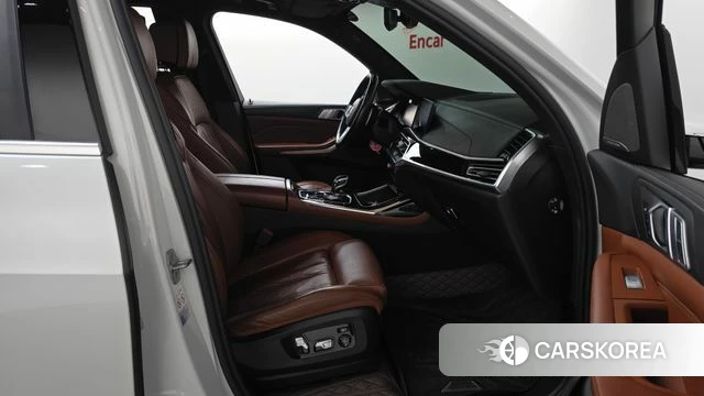 BMW X7 (G07) 2021 Белый из Кореи, фото 2