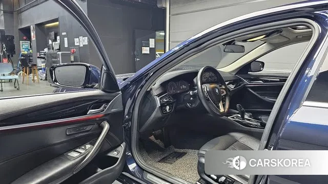 BMW 5 Series (G30) 2019 Синий из Кореи, фото 2