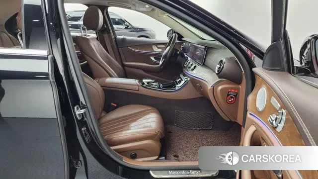 Mercedes-Benz E-Class W213 2019 Черный из Кореи, фото 2