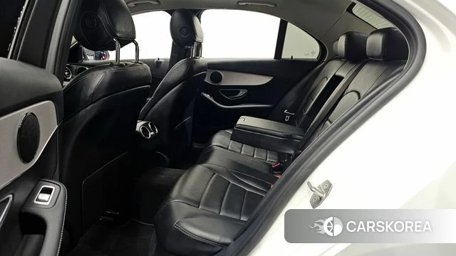 Mercedes-Benz C-Class W205 2018 Белый из Кореи, фото 2