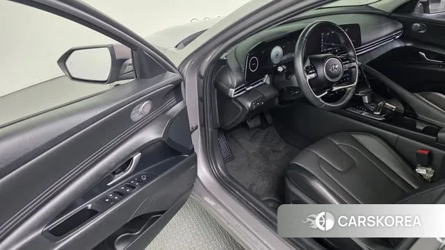 Hyundai Avante (CN7) 2023 Серебристо-серый из Кореи, фото 2