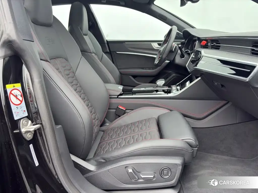 Audi RS 7 2025 Черный из Китая, фото 2