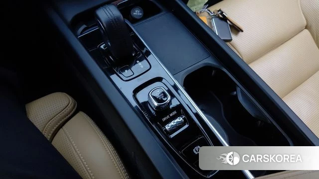 Volvo V60 Cross-Country 2nd Generation 2021 Белый из Кореи, фото 2