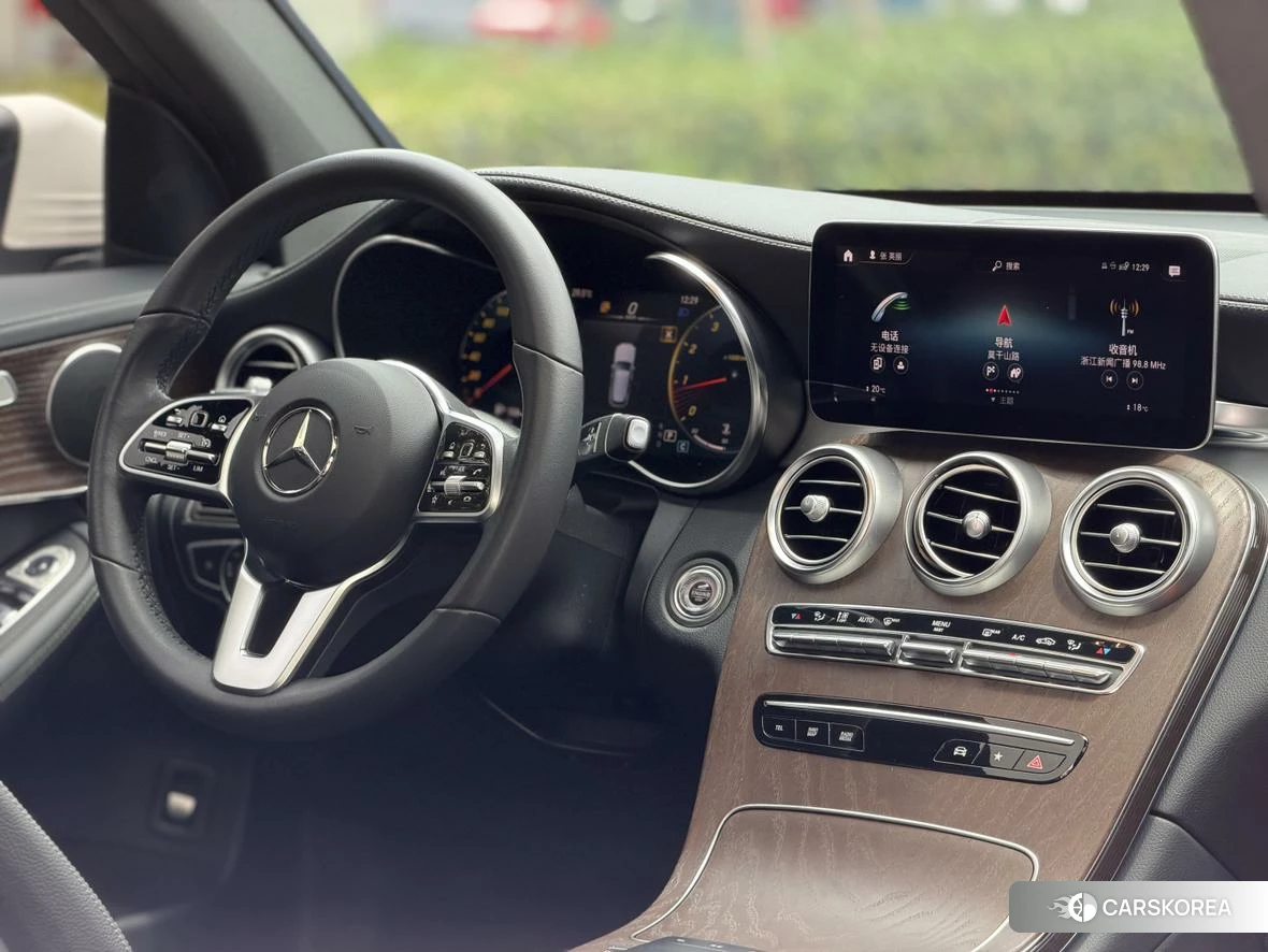 Mercedes-Benz GLC 2022 Белый из Китая, фото 2