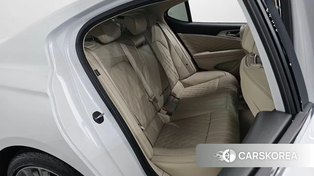 Genesis The New G70 2023 Белый из Кореи, фото 2