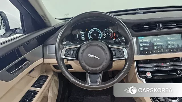 Jaguar XF (X260) 2018 Белый из Кореи, фото 2