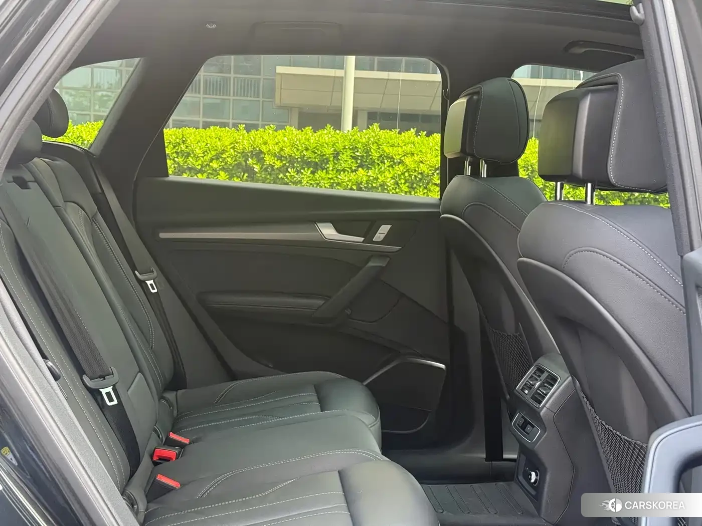 Audi Q5L 2023 Черный из Китая, фото 2