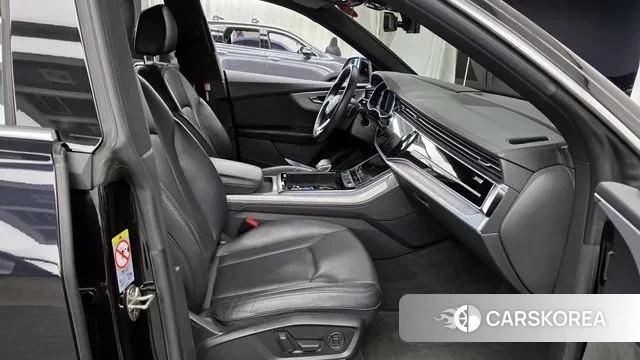 Audi Q8 (4M) 2021 Черный из Кореи, фото 2