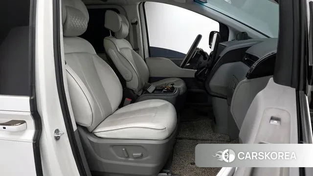 Hyundai Staria 2023 Белый из Кореи, фото 2