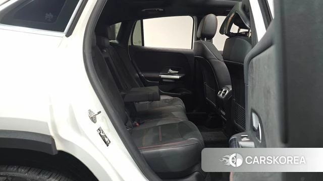 Mercedes-Benz GLA - Class H247 2021 Белый из Кореи, фото 2