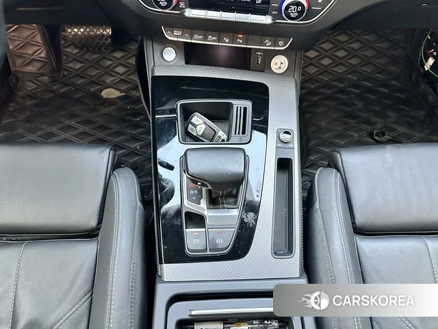Audi Q5L 2022 Черный из Китая, фото 2