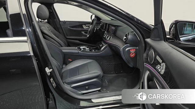 Mercedes-Benz E-Class W213 2018 Черный из Кореи, фото 2