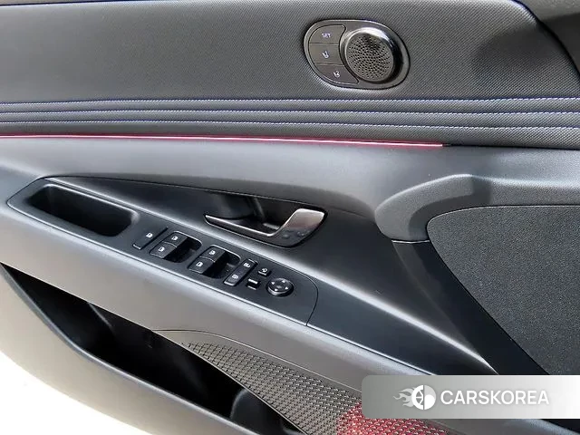 Hyundai The New Avante (CN7) 2023 Серебристо-серый из Кореи, фото 2