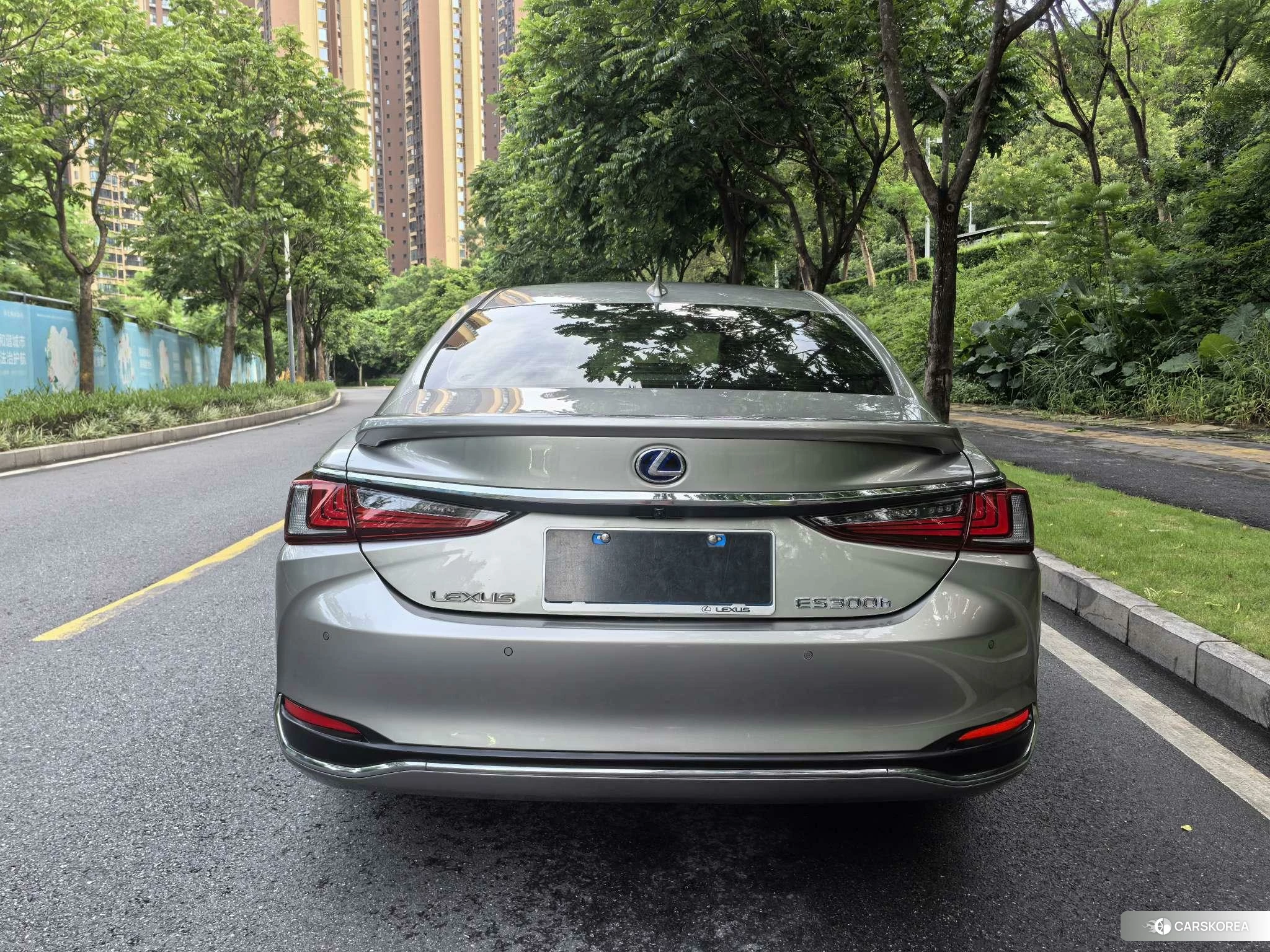 Lexus ES 2021 Серебристо-серый из Китая, фото 2