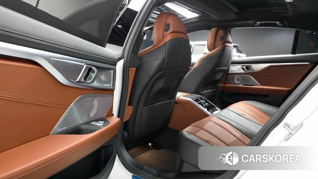 BMW 8 Series (G15) 2024 Белый из Кореи, фото 2