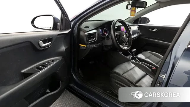 Kia Stonic 2018 Синий из Кореи, фото 2