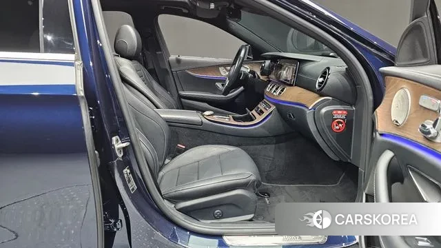 Mercedes-Benz E-Class W213 2021 Синий из Кореи, фото 2