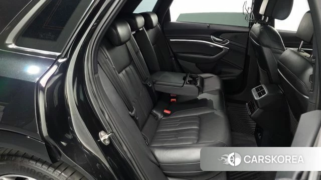 Audi e-Tron 2023 Черный из Кореи, фото 2