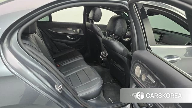 Mercedes-Benz E-Class W213 2022 Серый из Кореи, фото 2