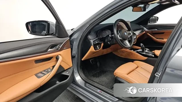 BMW 5 Series (G30) 2022 Серый из Кореи, фото 2