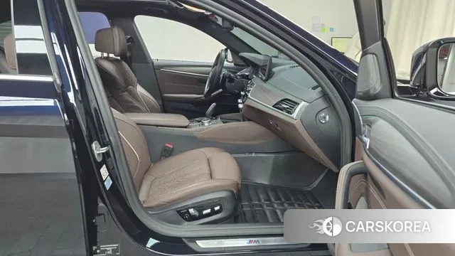 BMW 5 Series (G30) 2021 Черный из Кореи, фото 2