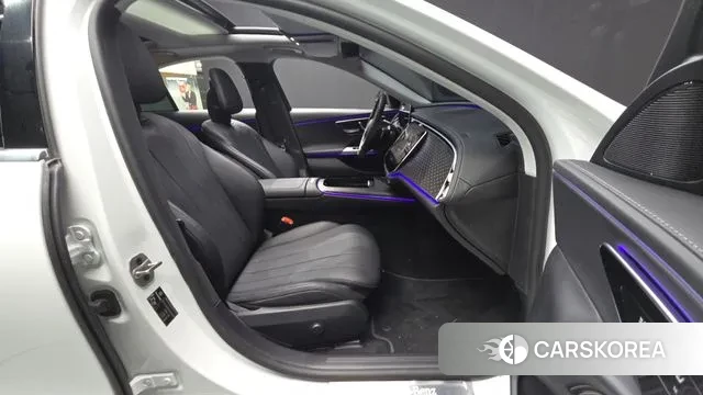 Mercedes-Benz E-Class W214 2024 Белый из Кореи, фото 2