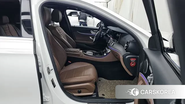 Mercedes-Benz E-Class W213 2022 Белый из Кореи, фото 2