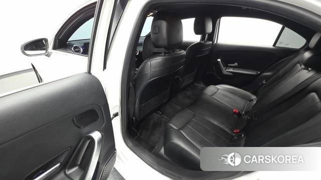 Mercedes-Benz A-Class W177 2021 Белый из Кореи, фото 2