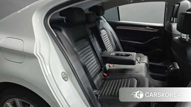 Volkswagen Passat GT (B8) 2021 Белый из Кореи, фото 2