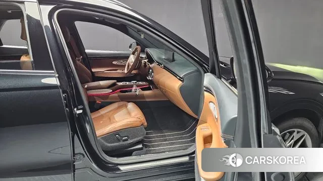 Genesis GV70 2023 Черный из Кореи, фото 2