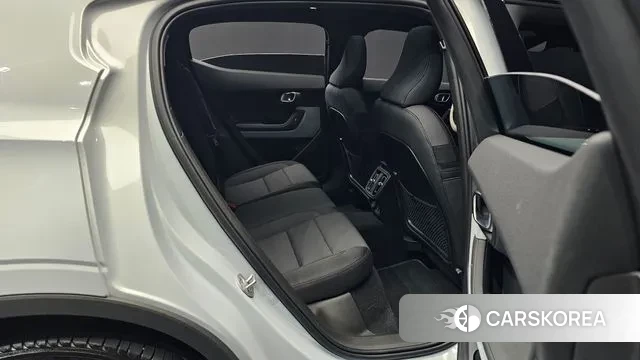 Polestar Polestar 2 2024 Светло-серебряный цвет из Кореи, фото 2