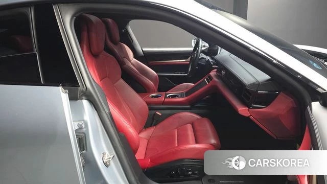 Porsche Taycan 2020 Серебряный из Кореи, фото 2