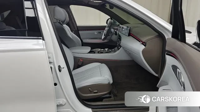 Genesis GV70 2025 Белый из Кореи, фото 2