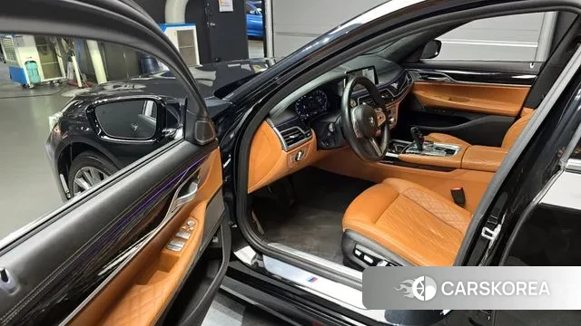 BMW 7 Series (G11) 2020 Черный из Кореи, фото 2