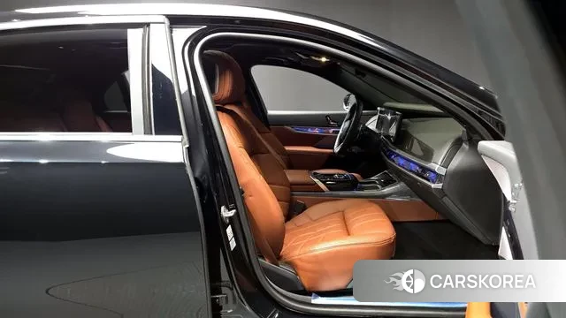 BMW 7 Series (G70) 2024 Черный из Кореи, фото 2