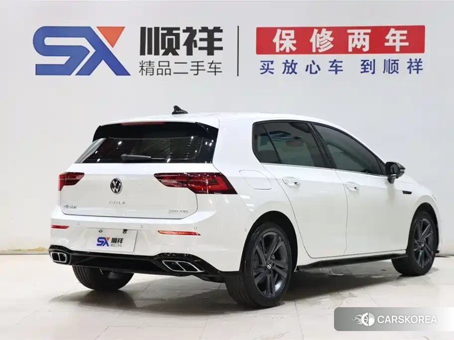 Volkswagen Golf 2024 Белый из Китая, фото 2