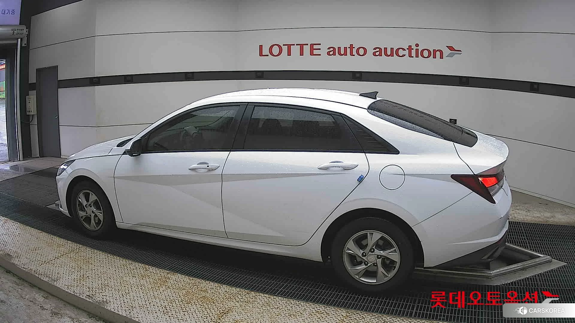 Hyundai Avante 2021 Polar White из Кореи, фото 2