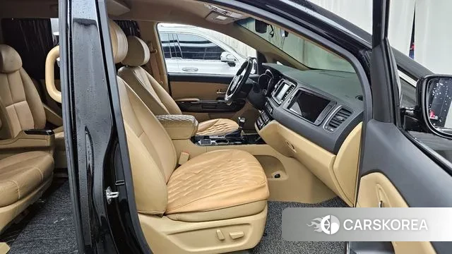 Kia The New Carnival 2018 Черный из Кореи, фото 2