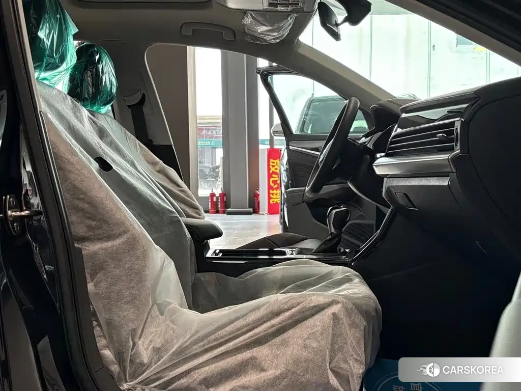 Volkswagen Passat 2025 Черный из Китая, фото 2