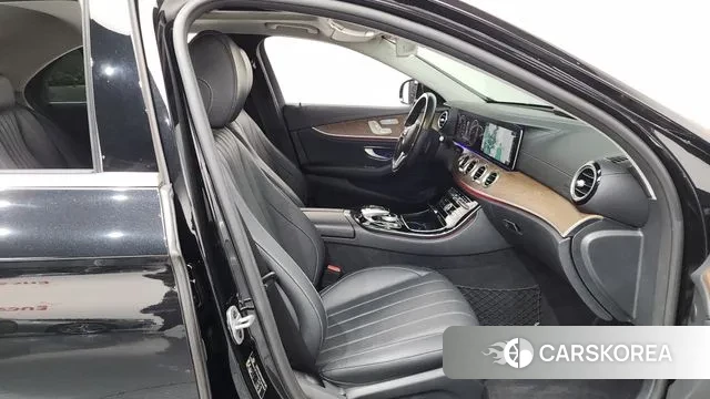 Mercedes-Benz E-Class W213 2020 Черный из Кореи, фото 2