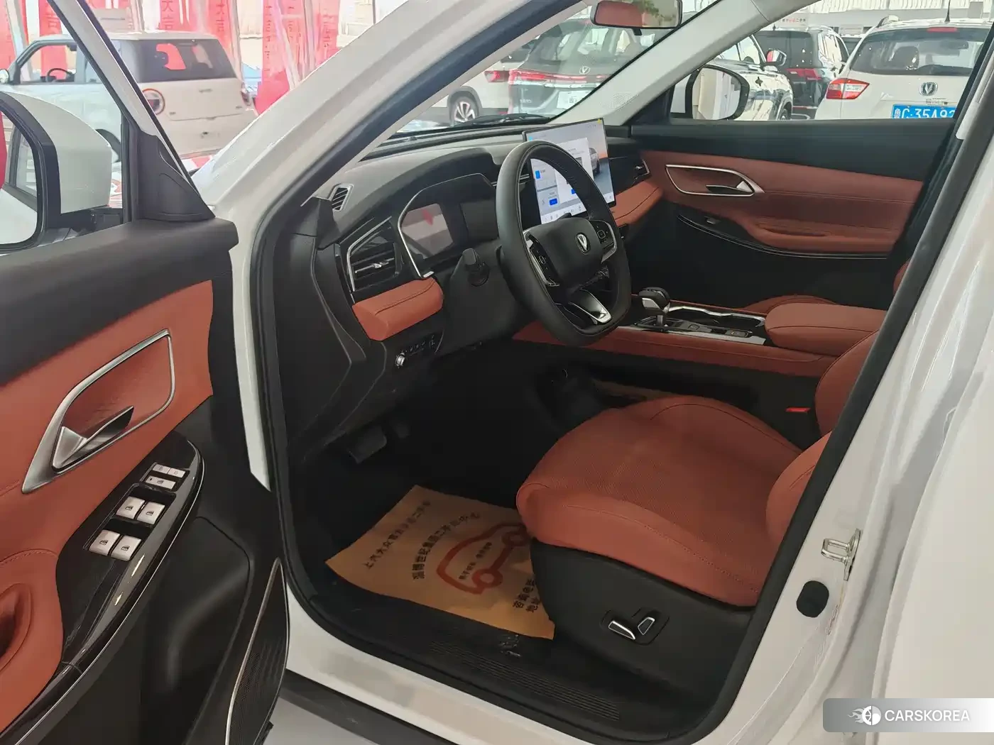 Chang'an Changan CS75 2025 Белый из Китая, фото 2