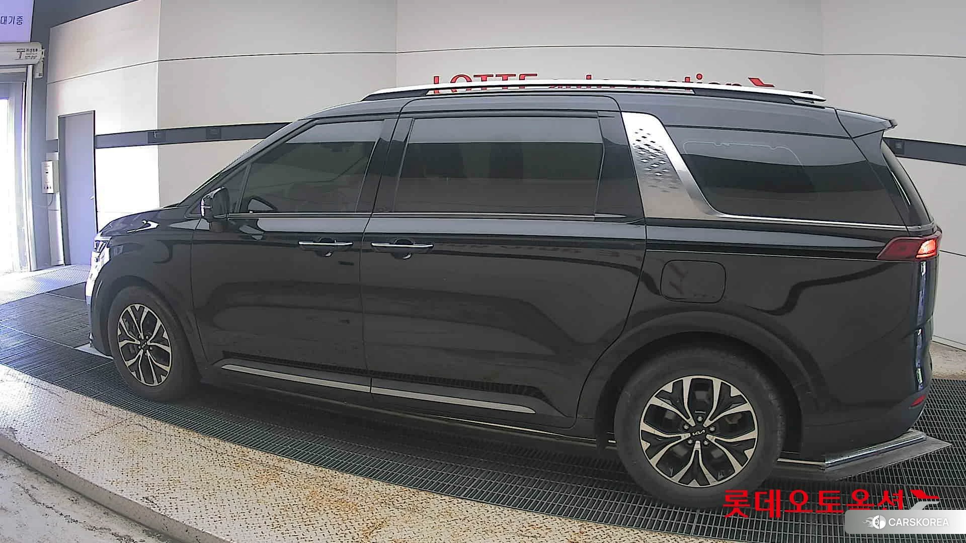 Kia Carnival 2022 Черный из Кореи, фото 2