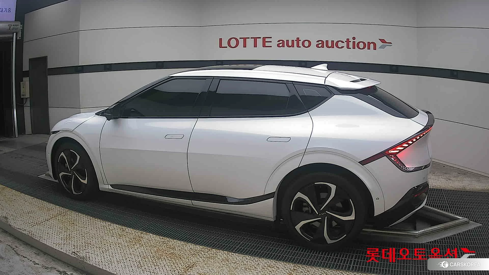 Kia EV6 2023 Белый из Кореи, фото 2