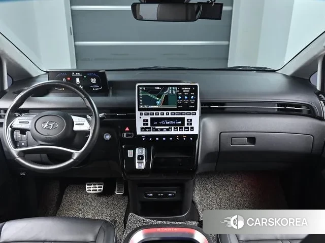 Hyundai Staria 2022 Черный из Кореи, фото 2